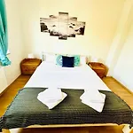 Stoetteritz - 3 - 6 People - 5 Beds - Balcony - Great Public Transport 11 Minutes To The Apartment Leipzig