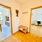 Stoetteritz - 3 - 6 People - 5 Beds - Balcony - Great Public Transport 11 Minutes To The *