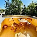 Stoetteritz - 3 - 6 People - 5 Beds - Balcony - Great Public Transport 11 Minutes To The Apartment Leipzig
