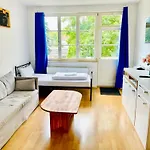 Stoetteritz - 3 - 6 People - 5 Beds - Balcony - Great Public Transport 11 Minutes To The