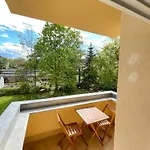 Apartment Stoetteritz - 3 - 6 People - 5 Beds - Balcony - Great Public Transport 11 Minutes To The Leipzig