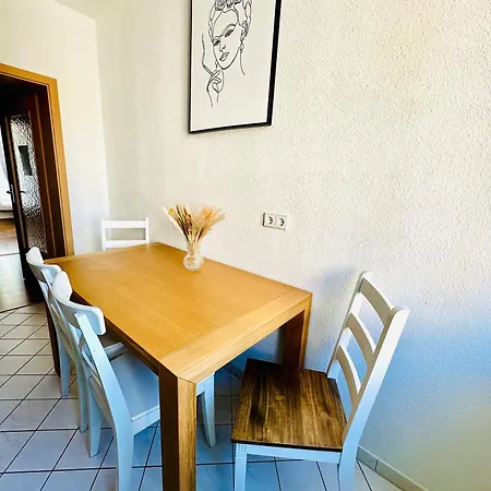 Apartamento Stoetteritz - 3 - 6 People - 5 Beds - Balcony - Great Public Transport 11 Minutes To The *