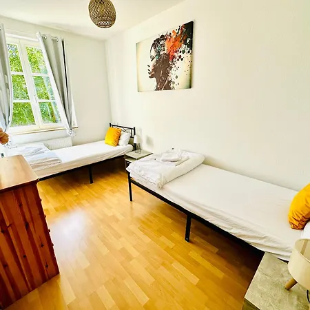 Stoetteritz - 3 - 6 People - 4 Beds - Balcony - Great Public Transport 11 Minutes To The Leipzig