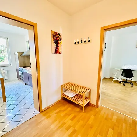 Stoetteritz - 3 - 6 People - 5 Beds - Balcony - Great Public Transport 11 Minutes To The *