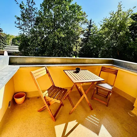 Stoetteritz - 3 - 6 People - 4 Beds - Balcony - Great Public Transport 11 Minutes To The Lejlighed Leipzig