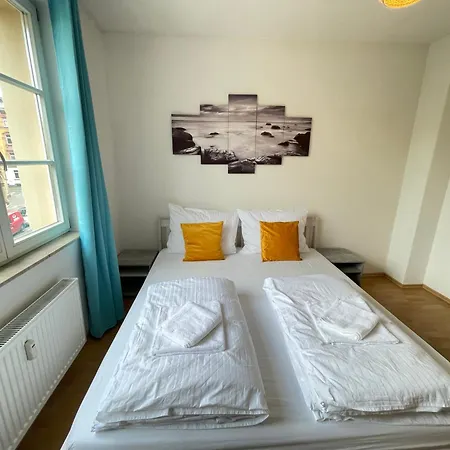 Appartement Stoetteritz - 3 - 6 People - 5 Beds - Balcony - Great Public Transport 11 Minutes To The Leipzig