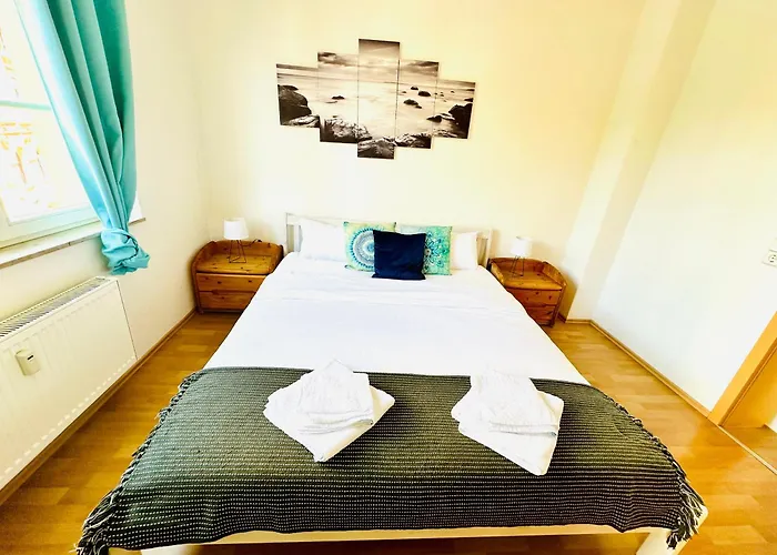 Stoetteritz - 3 - 6 People - 5 Beds - Balcony - Great Public Transport 11 Minutes To The Appartement Leipzig