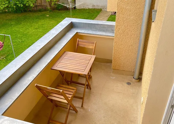 Διαμέρισμα Stoetteritz - 3 - 6 People - 5 Beds - Balcony - Great Public Transport 11 Minutes To The Λειψία